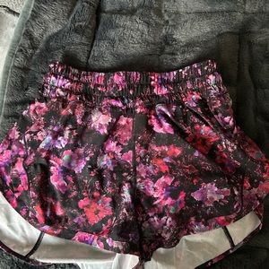 Lululemon Tracker lined floral Short